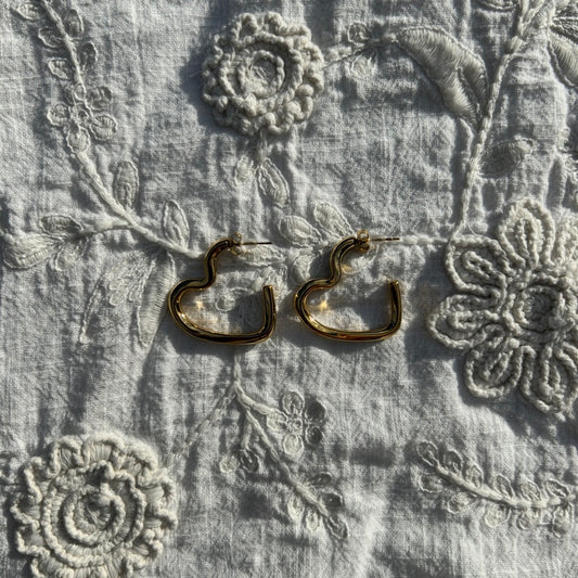 Open heart oorbellen