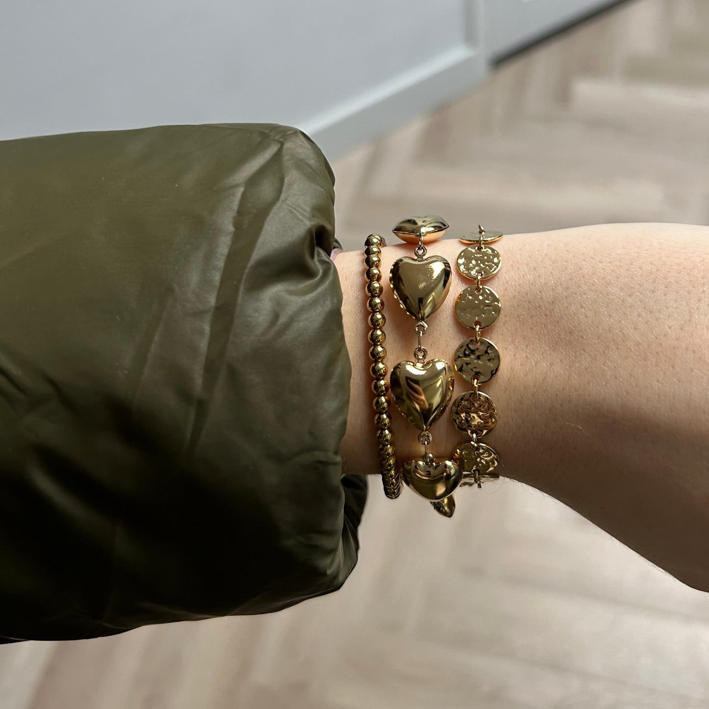 Texture circle armband